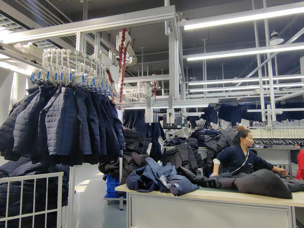 爾濱攜手波司登 智能制造驅動產能飛躍，全年目標30萬件服裝再創新高